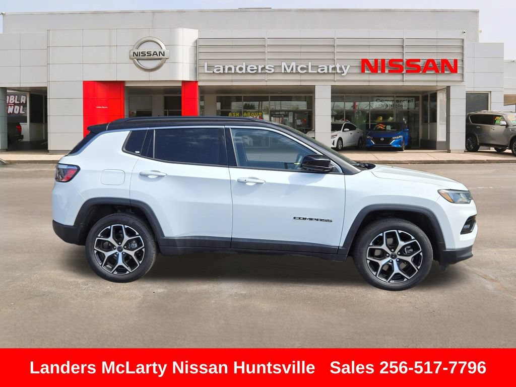 Used 2025 Jeep Compass Limited AWD/4WD image 2