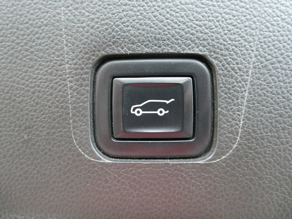 Certified 2022 Chevrolet Traverse RS AWD/4WD image 19