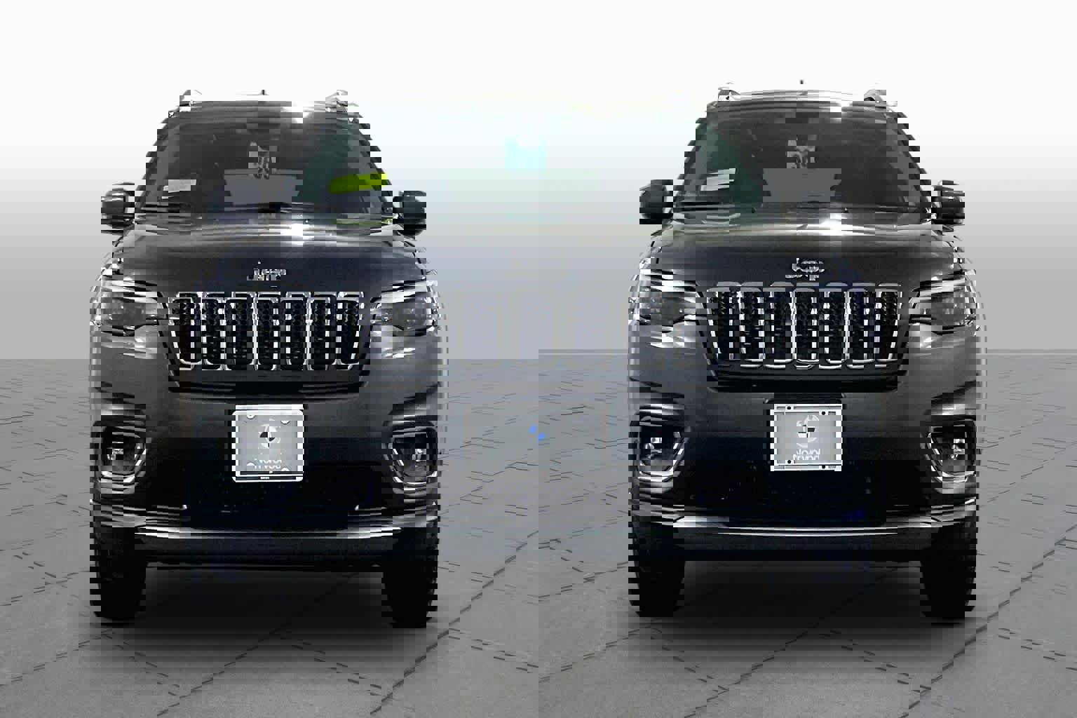 Used 2019 Jeep Cherokee Limited AWD/4WD image 3