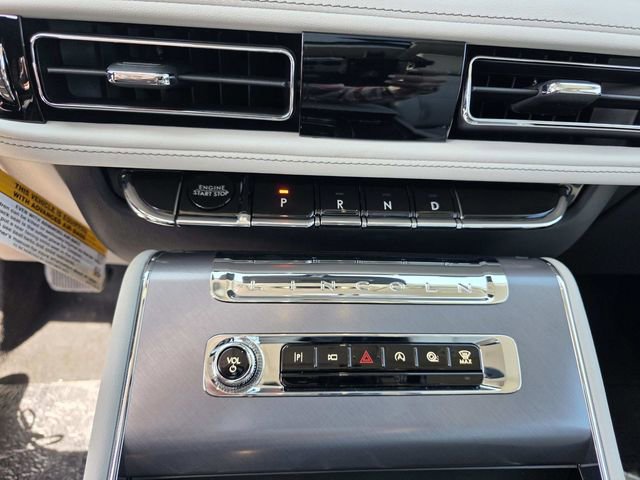 New 2026 Lincoln Aviator 2WD w/ Jet Appearance Package image 11