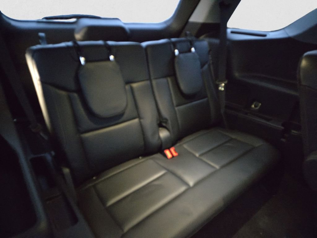 Used 2022 Ford Explorer XLT w/ Equipment Group 202A image 18