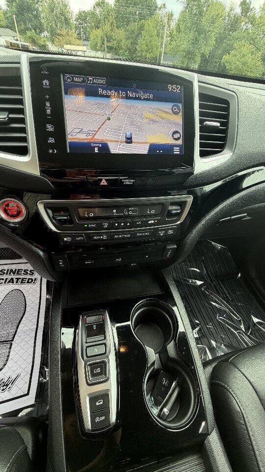 Used 2017 Honda Pilot Touring image 10