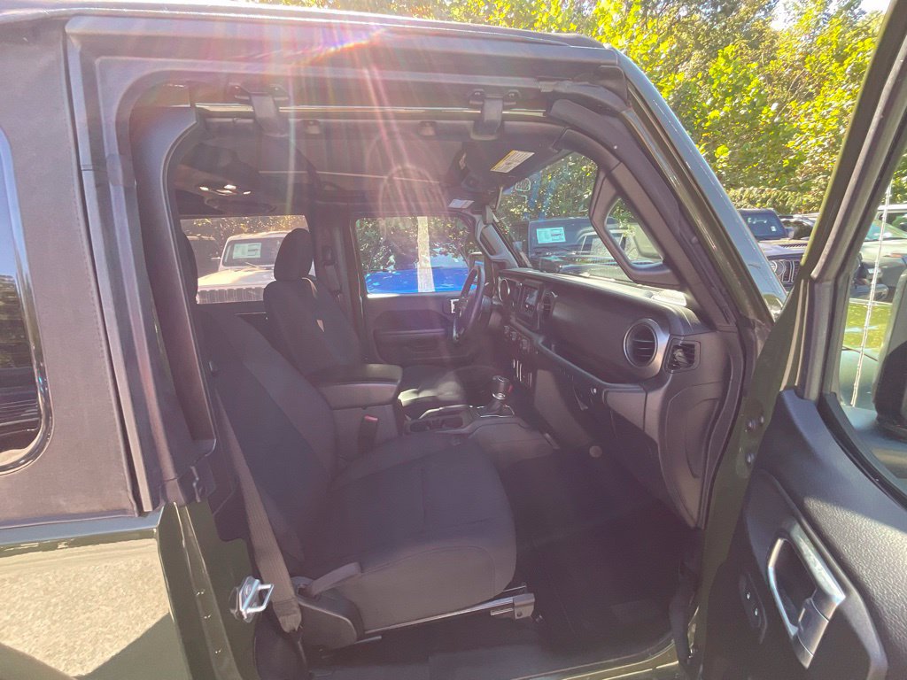 Used 2022 Jeep Wrangler Sport AWD/4WD image 22