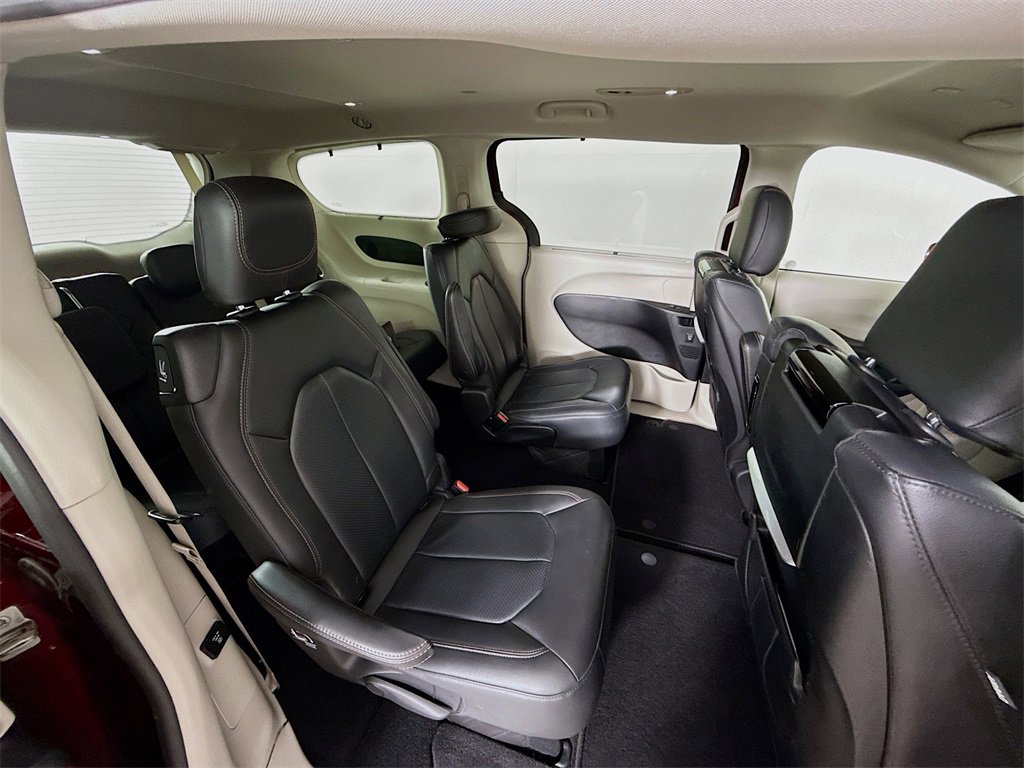 Used 2020 Chrysler Pacifica Touring-L Plus image 29