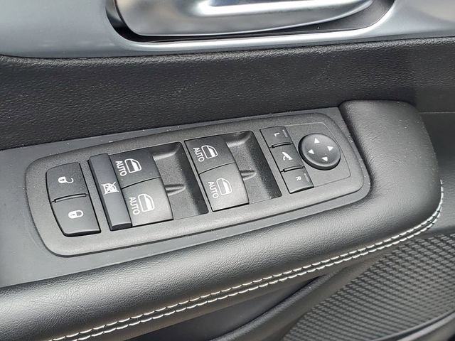 New 2026 Chrysler Pacifica Limited w/ S Appearance Package AWD/4WD image 18