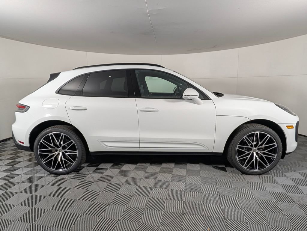 New 2026 Porsche Macan image 8