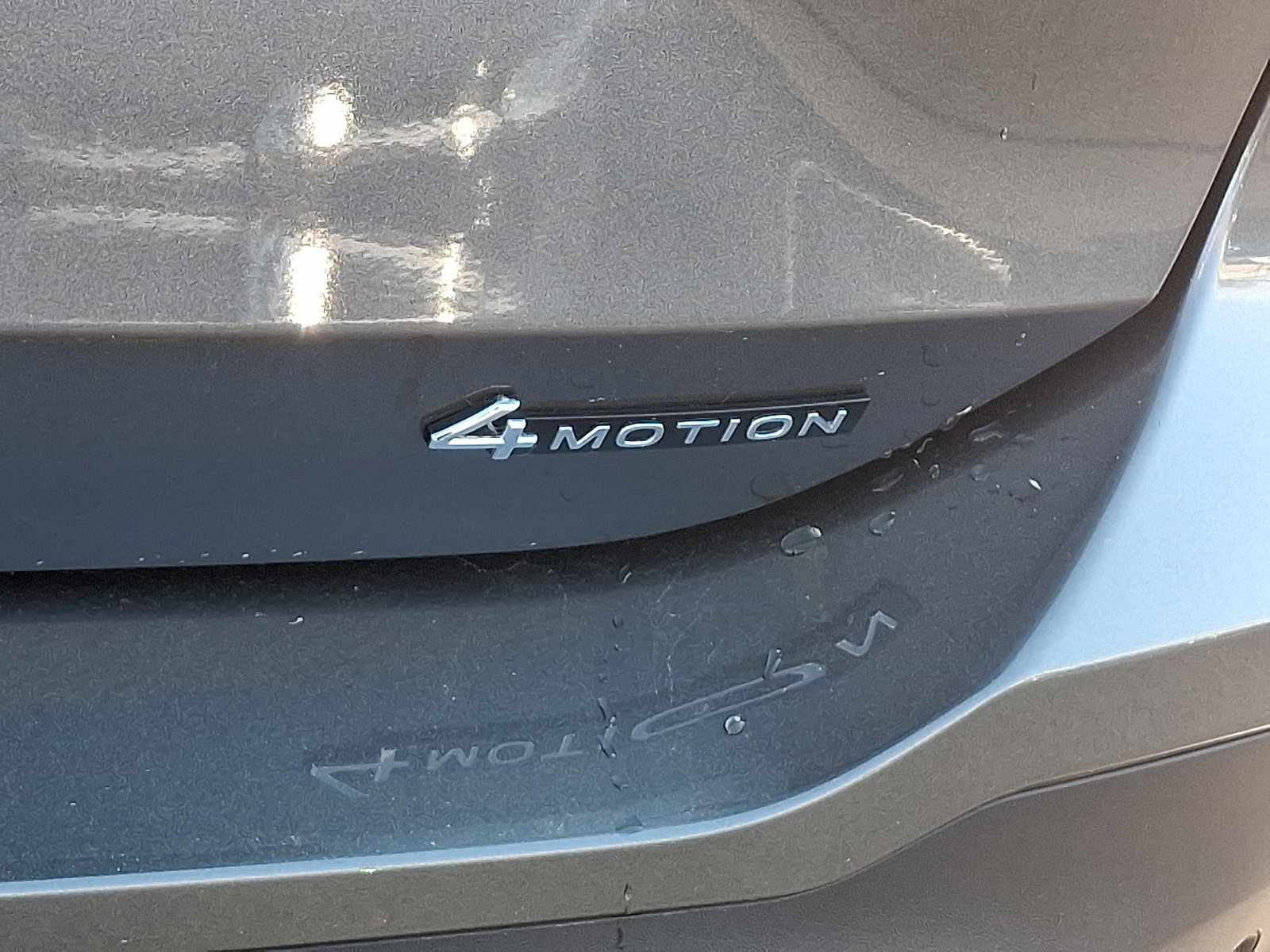 Certified 2025 Volkswagen Tiguan SE image 30