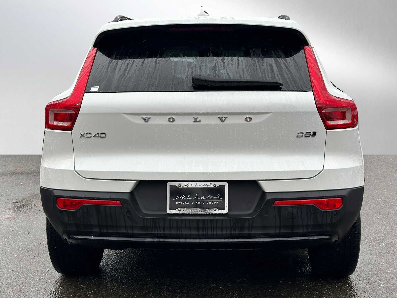 Used 2025 Volvo XC40 B5 Plus w/ Protection Package Premier image 4