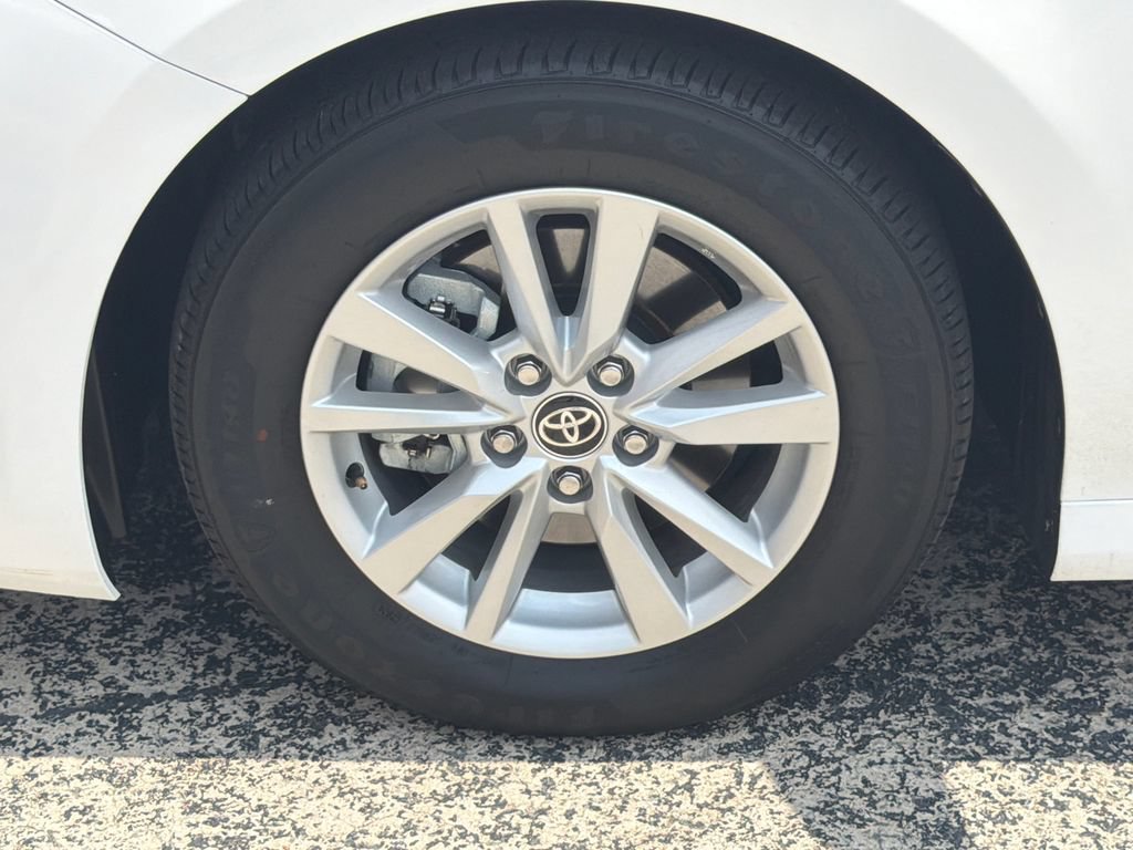 Used 2025 Toyota Camry LE FWD image 13