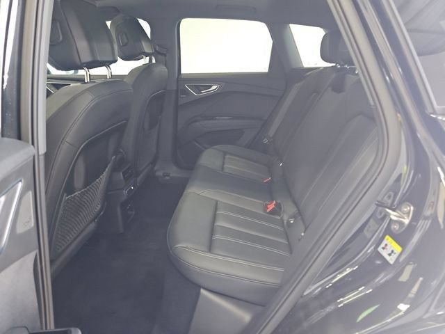 Used 2024 Audi Q4 e-tron Premium Plus w/ Premium Plus AWD/4WD image 9