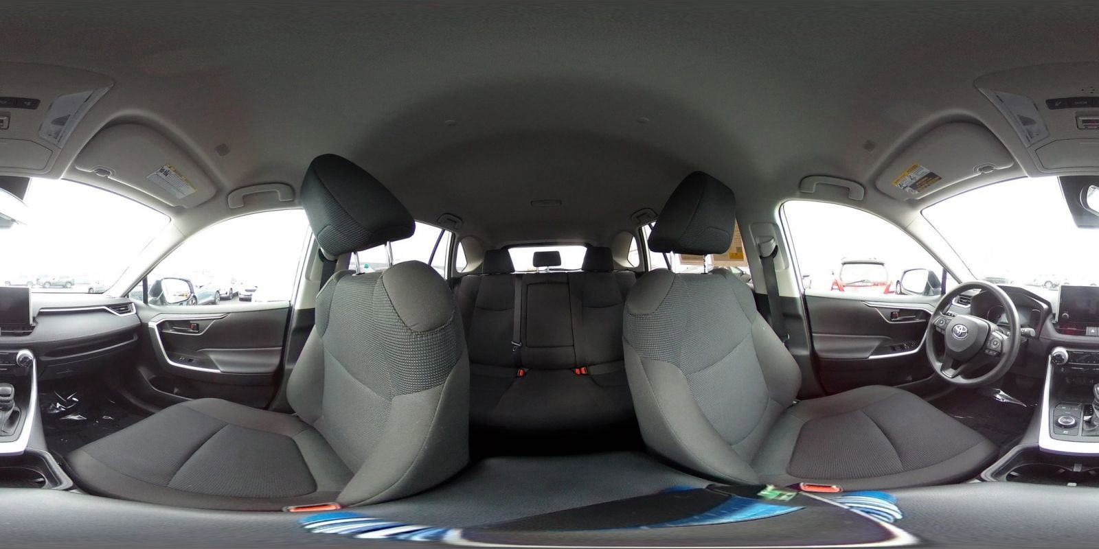 Used 2025 Toyota RAV4 LE image 41