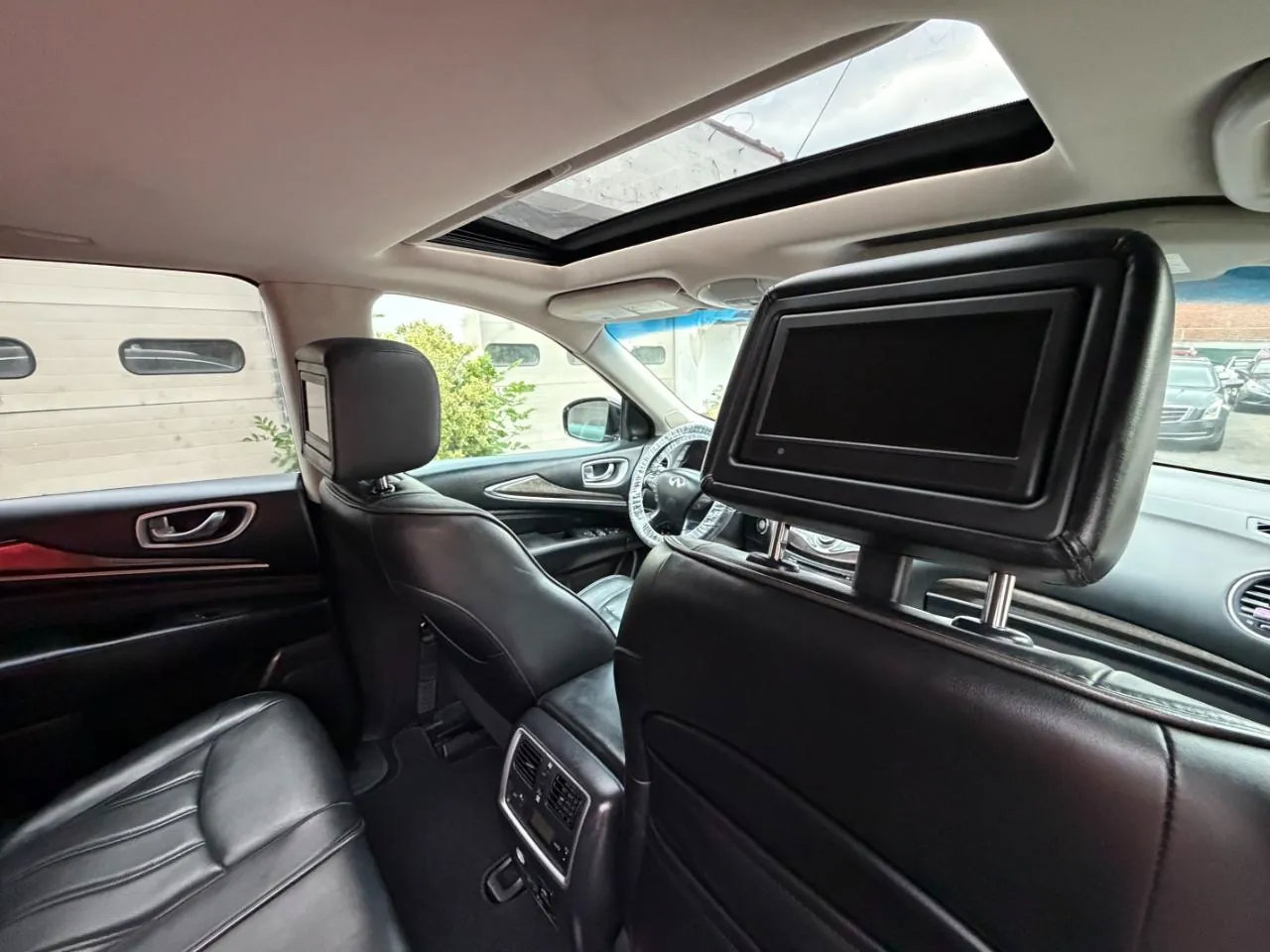Used 2014 INFINITI QX60 Luxe w/ Premium Plus Package AWD/4WD image 32