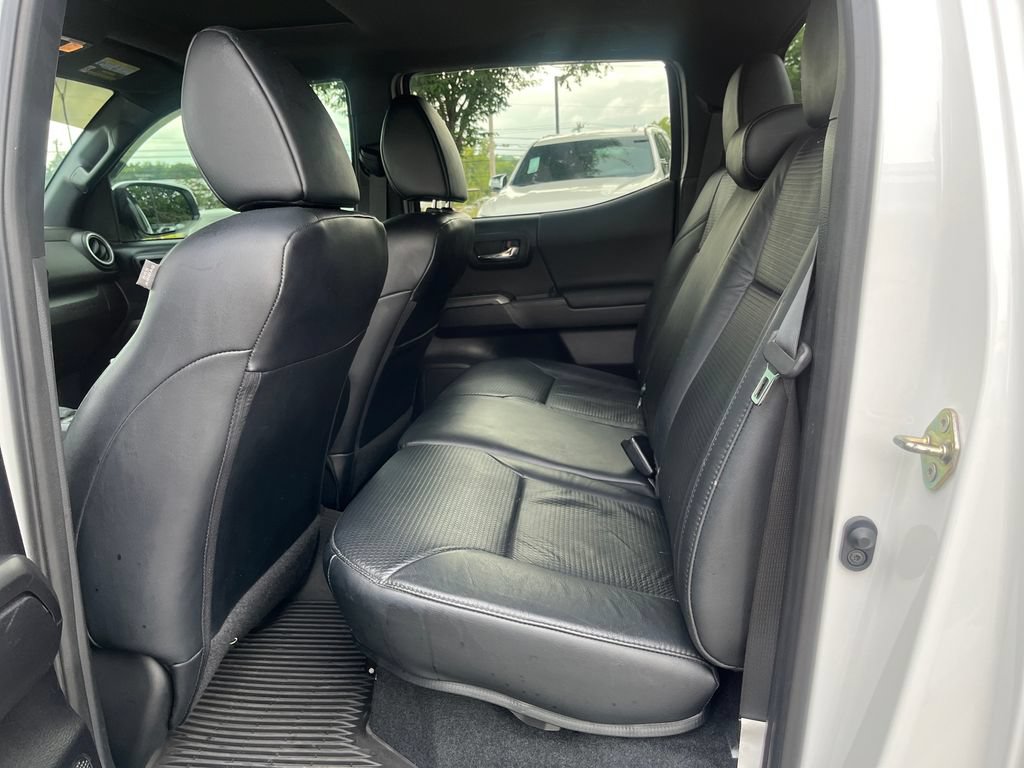 Used 2020 Toyota Tacoma TRD Sport w/ TRD Premium Sport Package AWD/4WD image 28