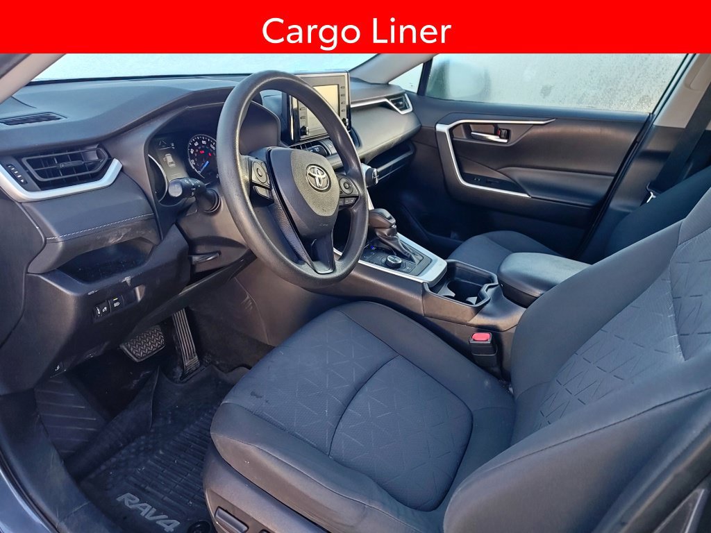Used 2021 Toyota RAV4 XLE AWD/4WD image 7
