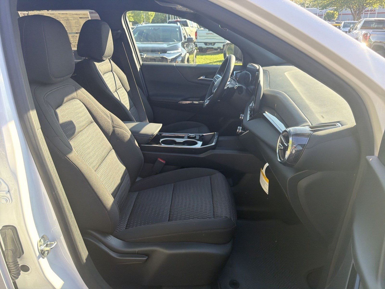 New 2026 Chevrolet Equinox LT w/ Safety and Technology Package AWD/4WD image 19