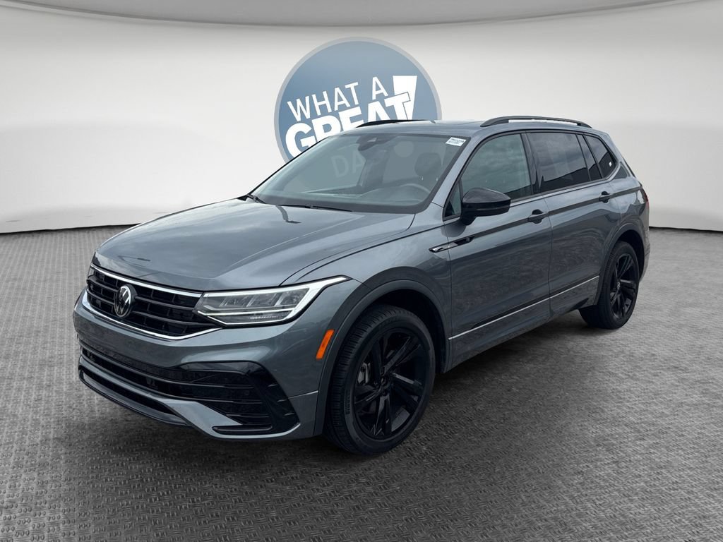 Used 2024 Volkswagen Tiguan SE R-Line AWD/4WD image 7