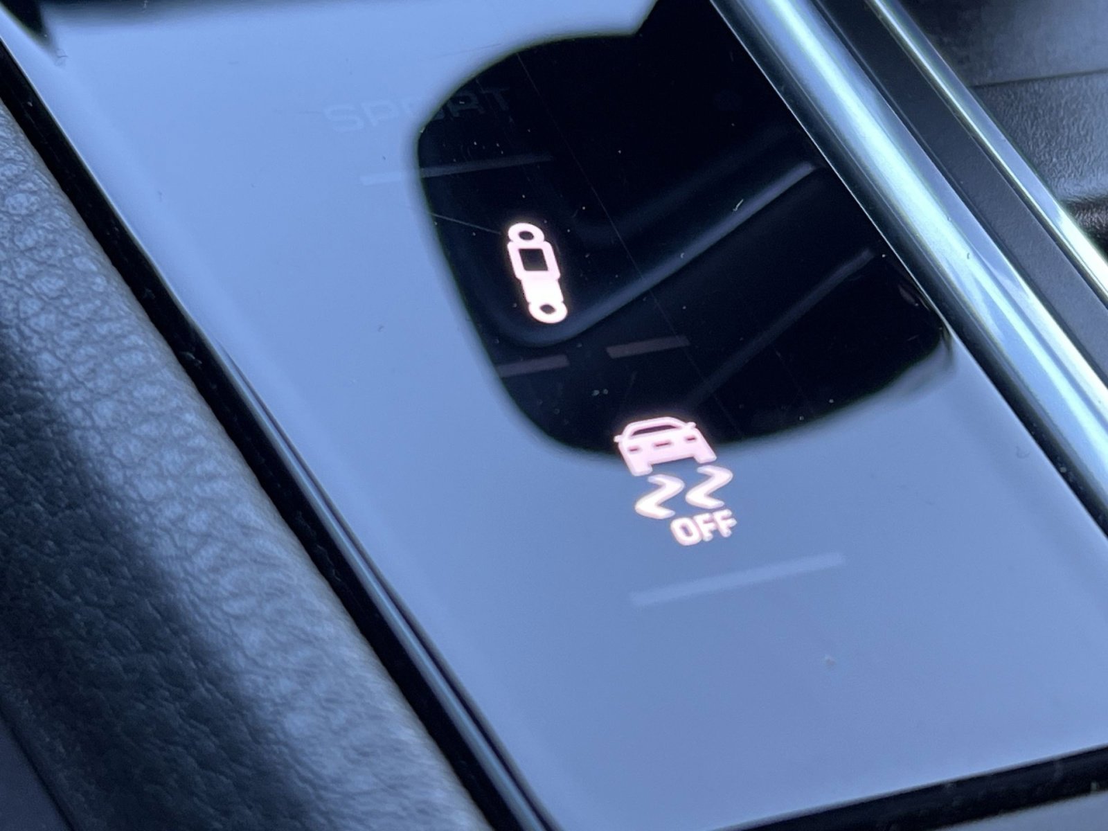 Used 2022 Porsche Cayenne Platinum Edition image 32