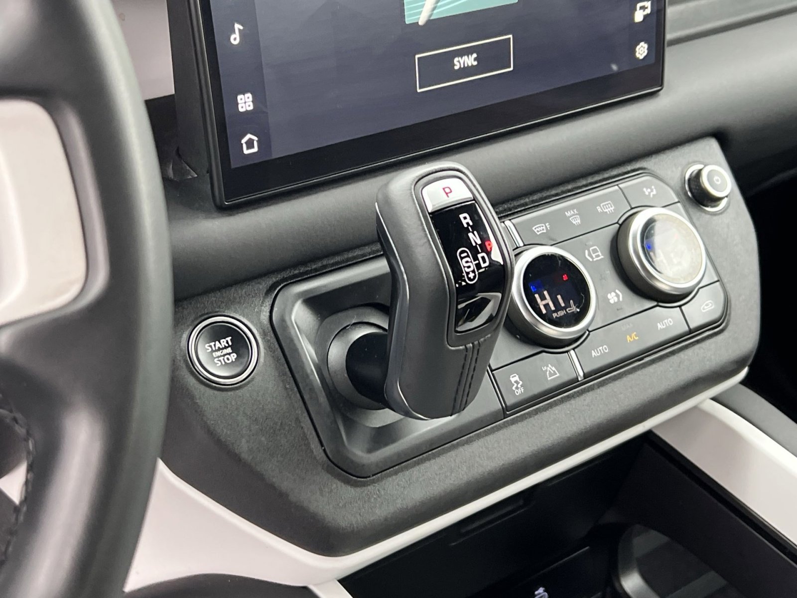 Used 2025 Land Rover Defender 110 S image 20