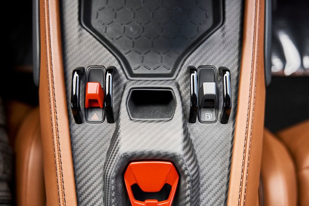 Used 2025 Lamborghini Revuelto AWD/4WD image 68