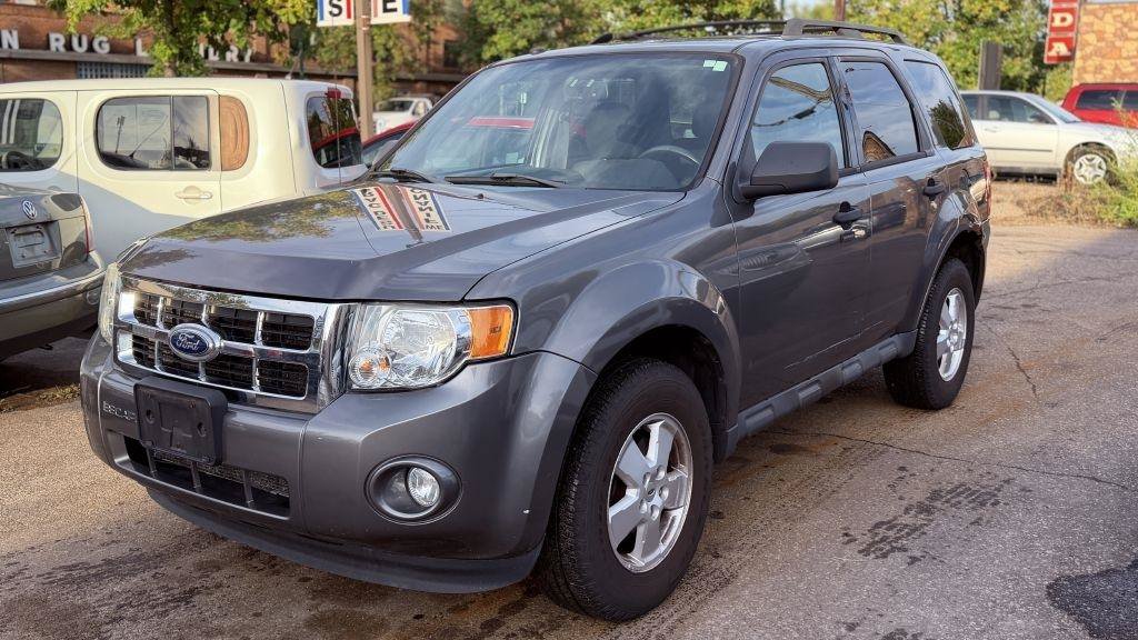 Used 2012 Ford Escape XLT AWD/4WD image 2