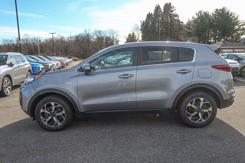 Used 2022 Kia Sportage LX image 3