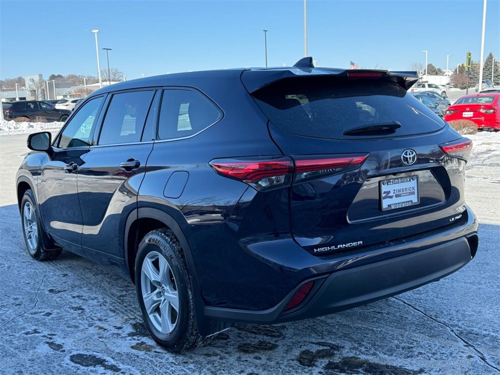 Used 2021 Toyota Highlander LE image 6