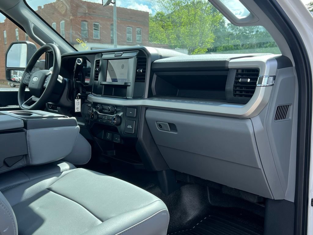 New 2025 Ford F350 XL w/ XL Chrome Package image 16