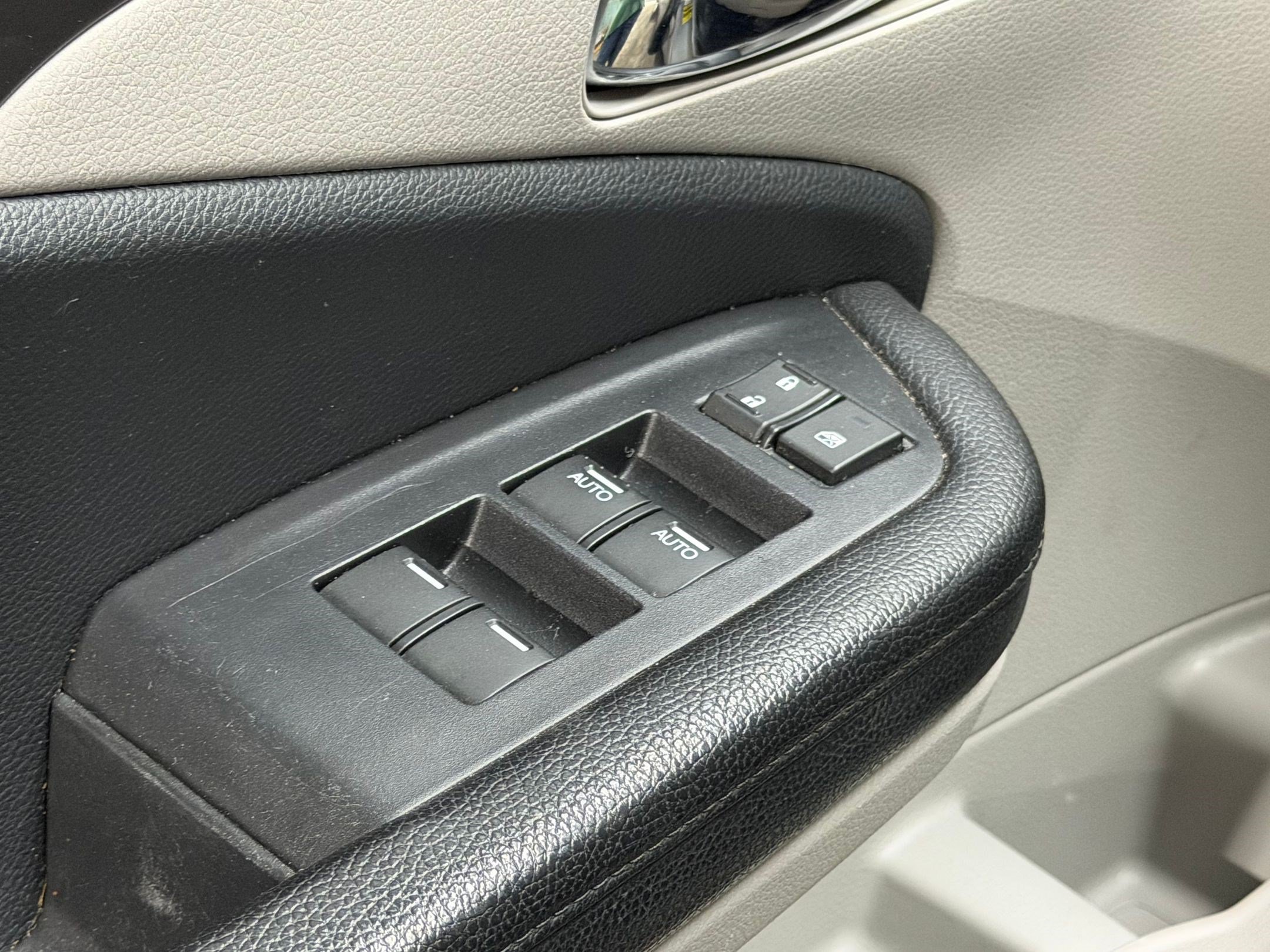 Used 2020 Honda Pilot LX image 32