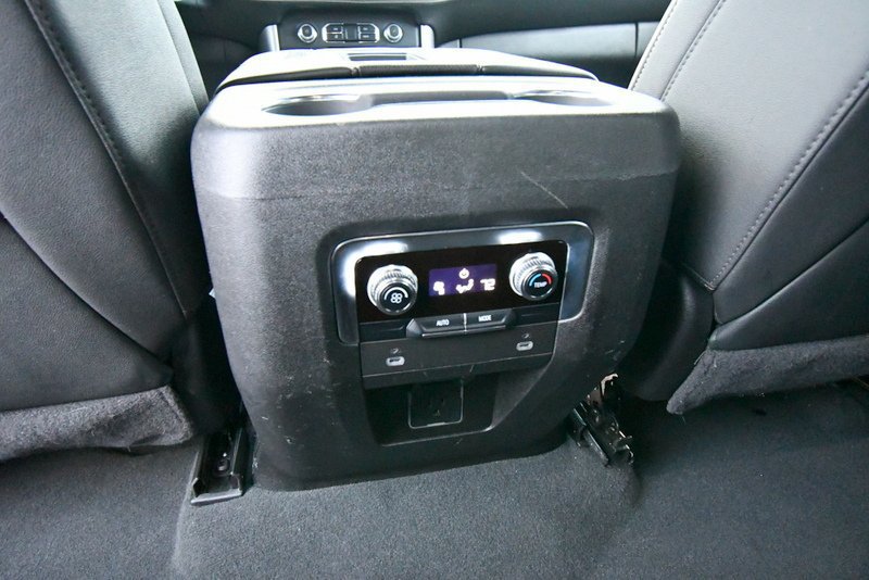 Used 2024 GMC Yukon SLT AWD/4WD image 15