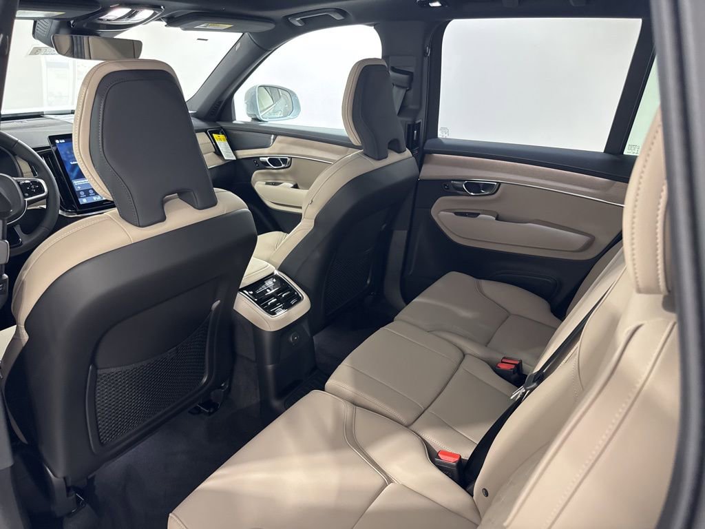 New 2026 Volvo XC90 T8 Plus w/ Protection Package Premier AWD/4WD image 21