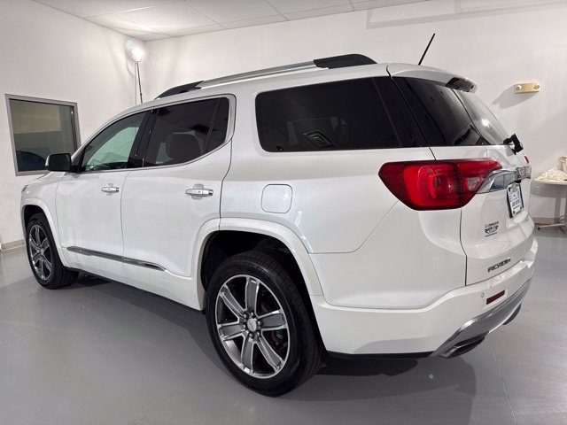 Used 2017 GMC Acadia Denali w/ Technology Package FWD image 6