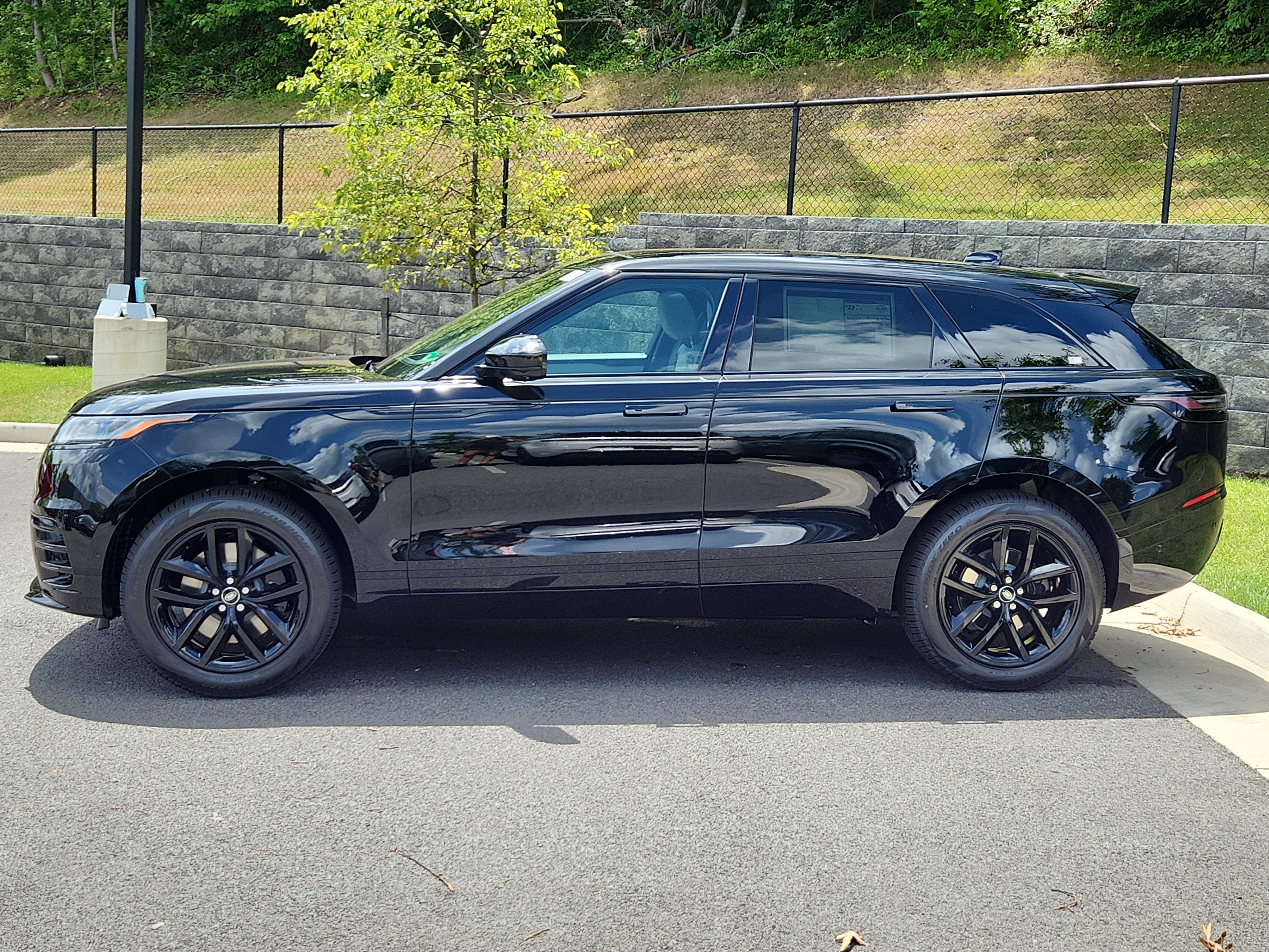New 2026 Land Rover Range Rover Velar Dynamic SE image 6