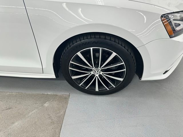 Used 2016 Volkswagen Jetta Sport w/ Lighting Package FWD image 15