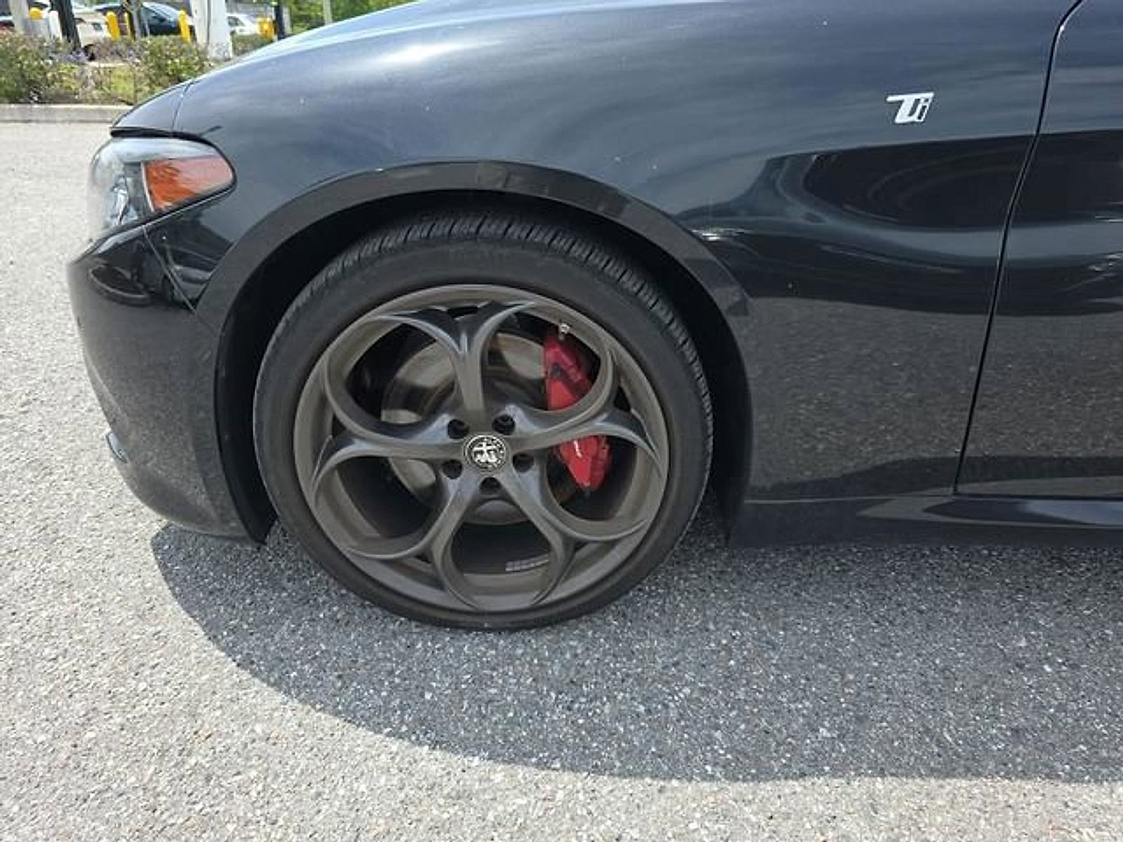Used 2024 Alfa Romeo Giulia Ti w/ Performance Driving Package AWD/4WD image 6
