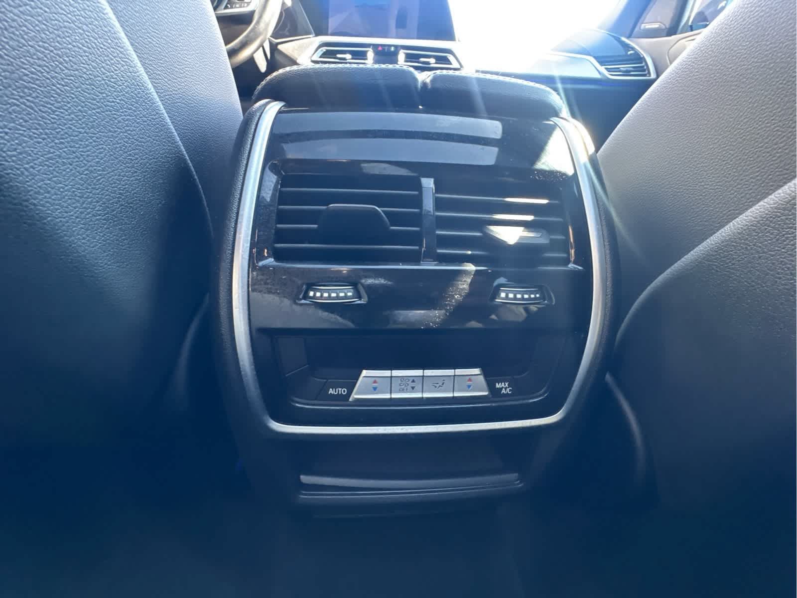 Used 2020 BMW X5 M50i w/ Premium Package AWD/4WD image 24