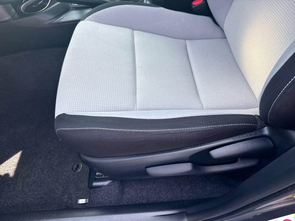 Used 2017 Toyota RAV4 XLE FWD image 11