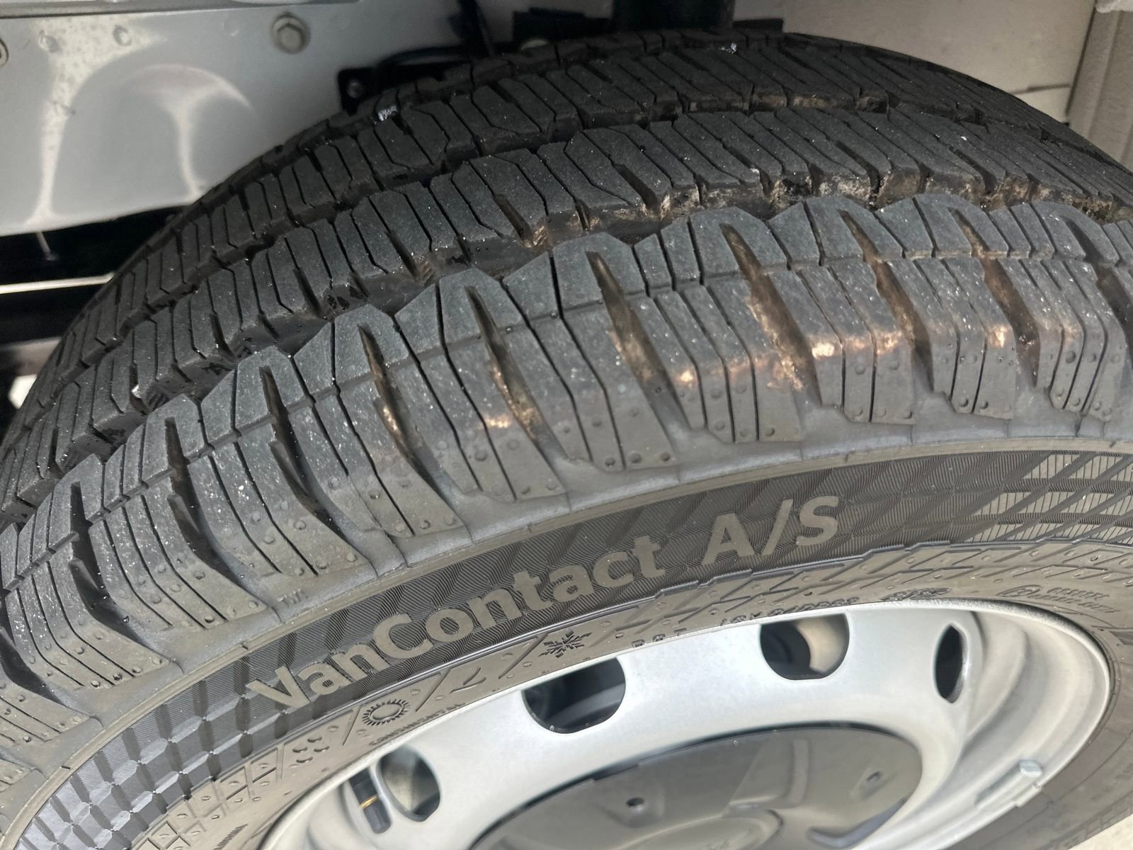 New 2026 Ford Transit 250 148 Medium Roof w/ Load Area Protection Package image 26