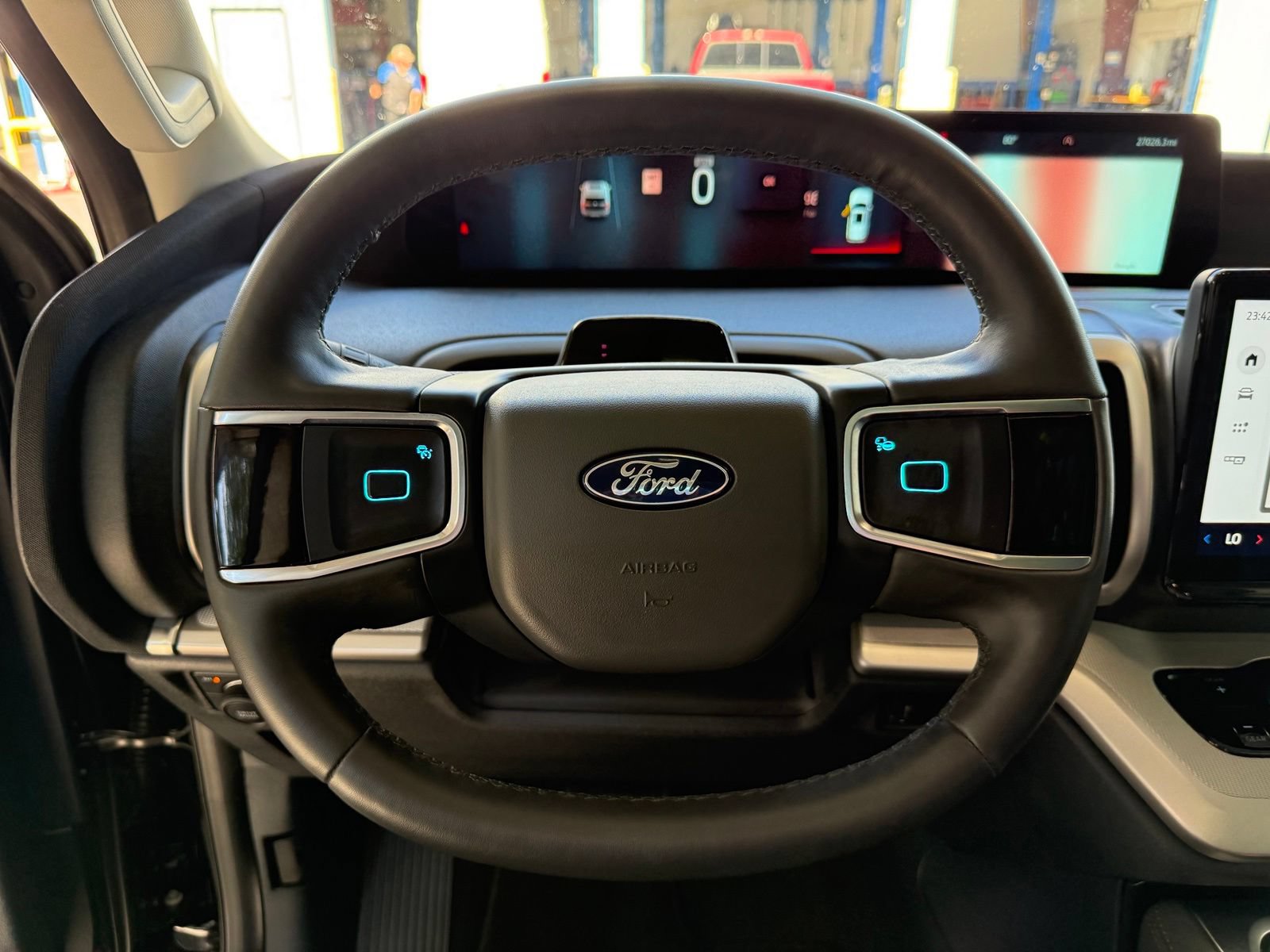 Used 2025 Ford Expedition Max Active AWD/4WD image 14
