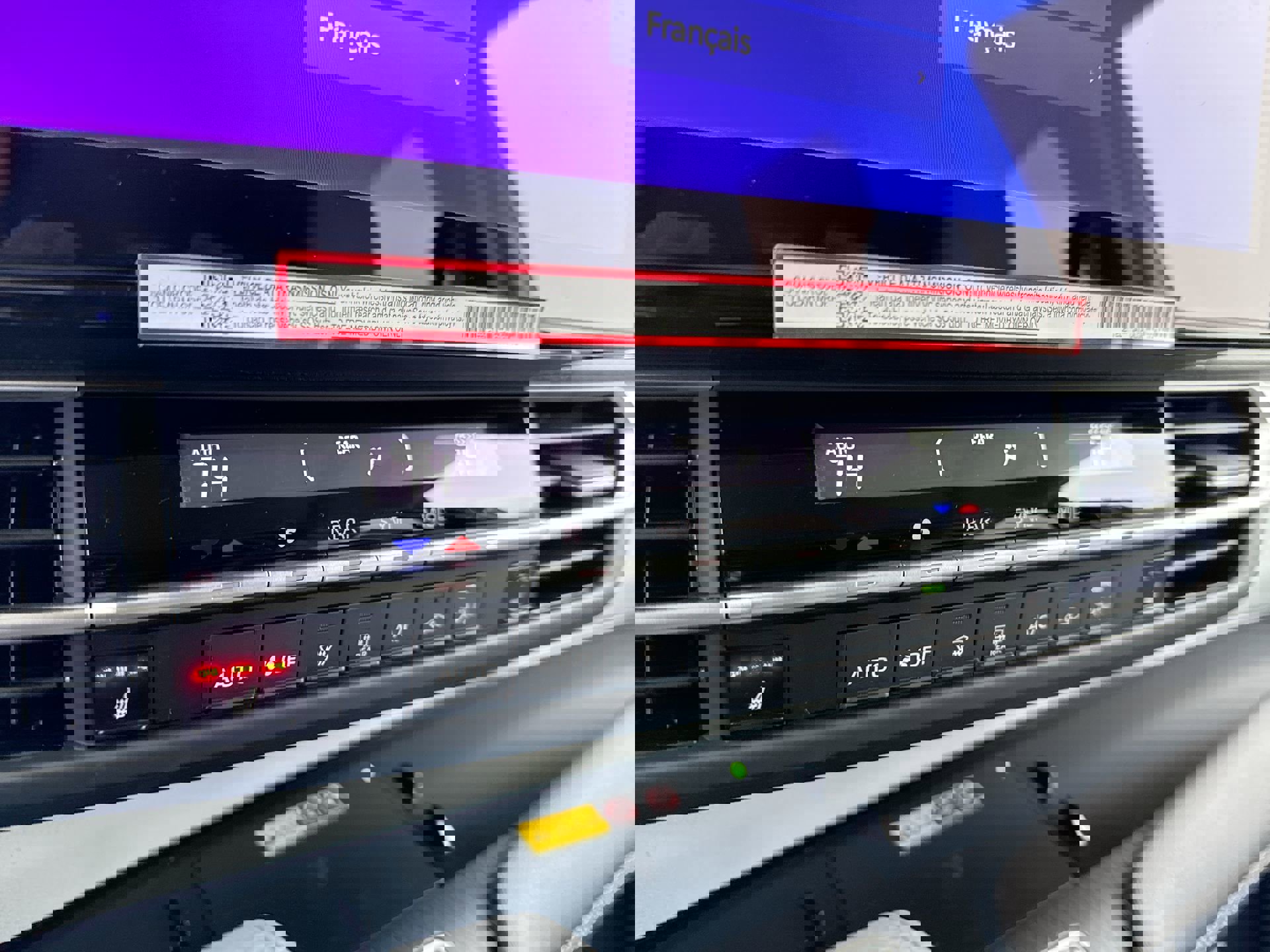 Certified 2025 Toyota Sienna XLE image 17