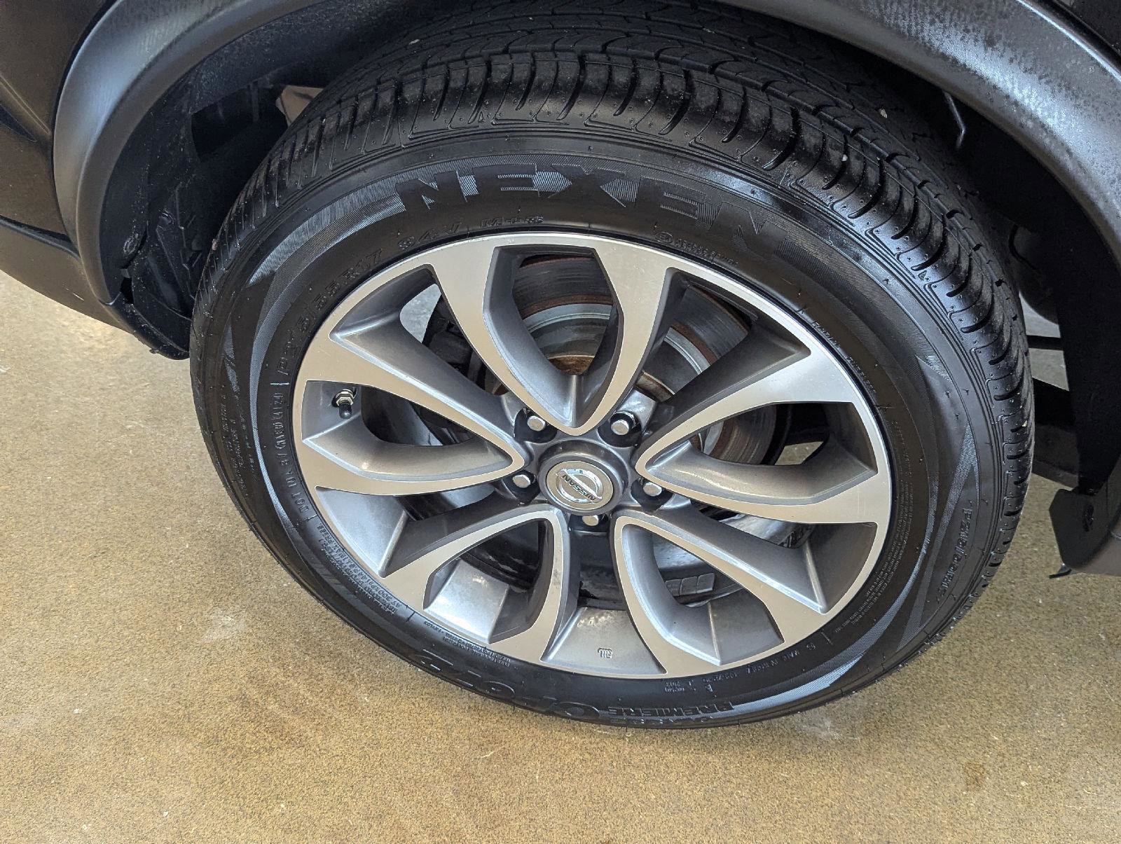 Used 2017 Nissan Juke SV AWD/4WD image 31