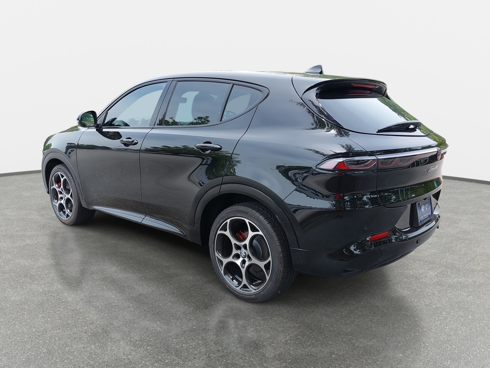 New 2025 Alfa Romeo Tonale w/ Premium Package image 7