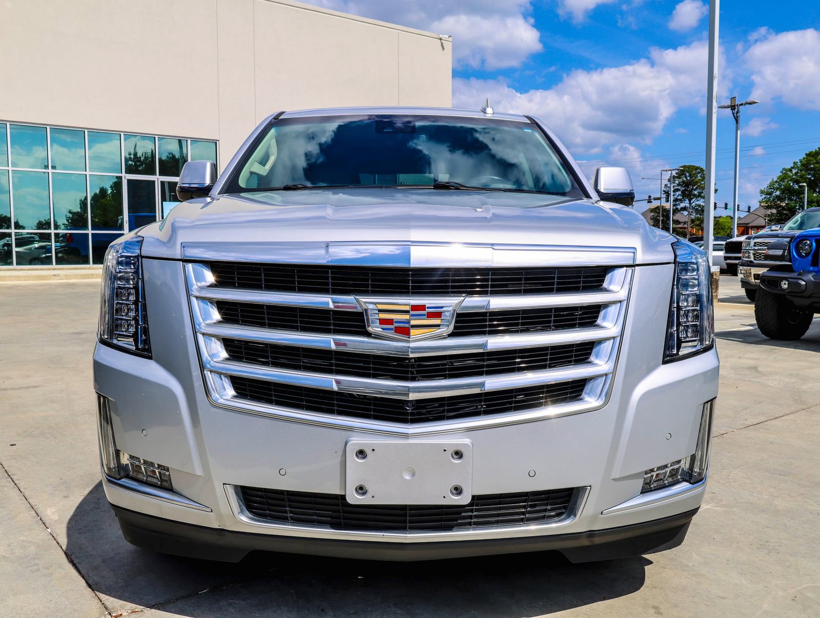Used 2020 Cadillac Escalade Luxury image 3