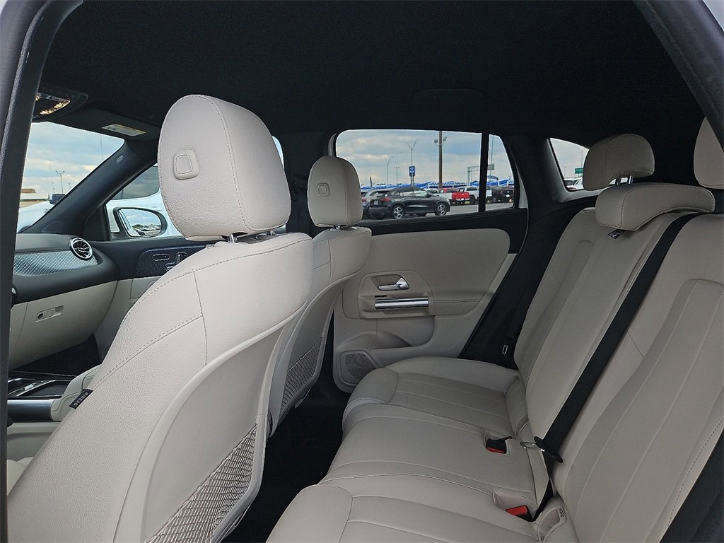 Certified 2025 Mercedes-Benz GLA 250 4MATIC image 18