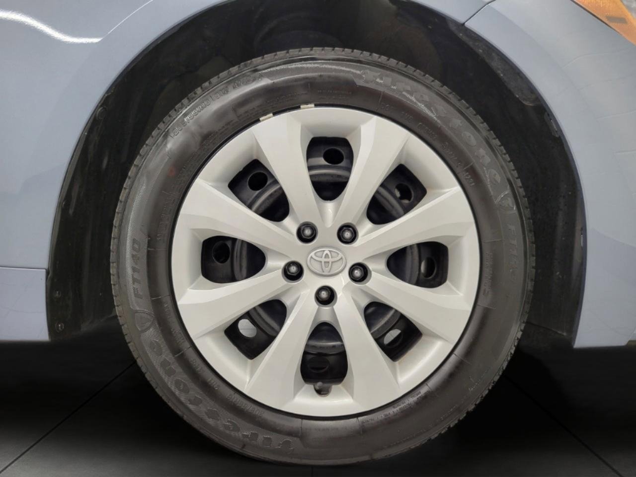 Used 2024 Toyota Corolla LE FWD image 4