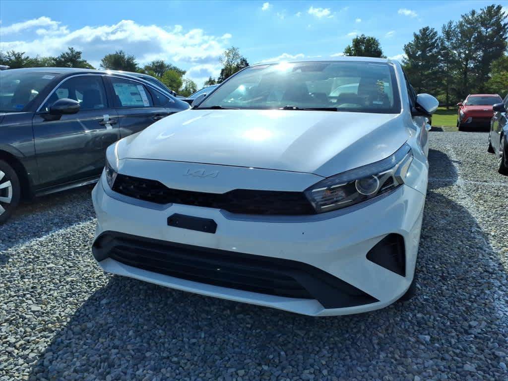 Used 2023 Kia Forte LXS FWD image 4