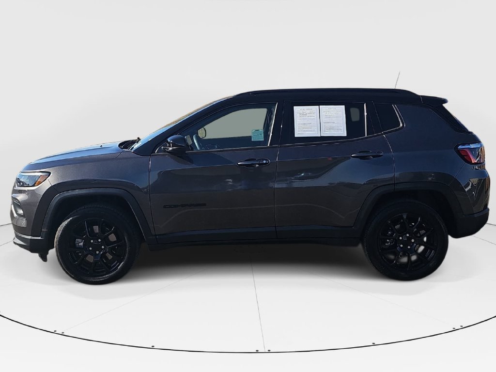 Used 2023 Jeep Compass Latitude w/ Sun and Sound Group AWD/4WD image 6