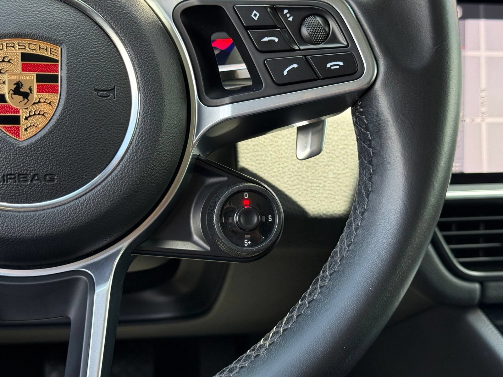 Used 2020 Porsche Cayenne AWD/4WD image 24