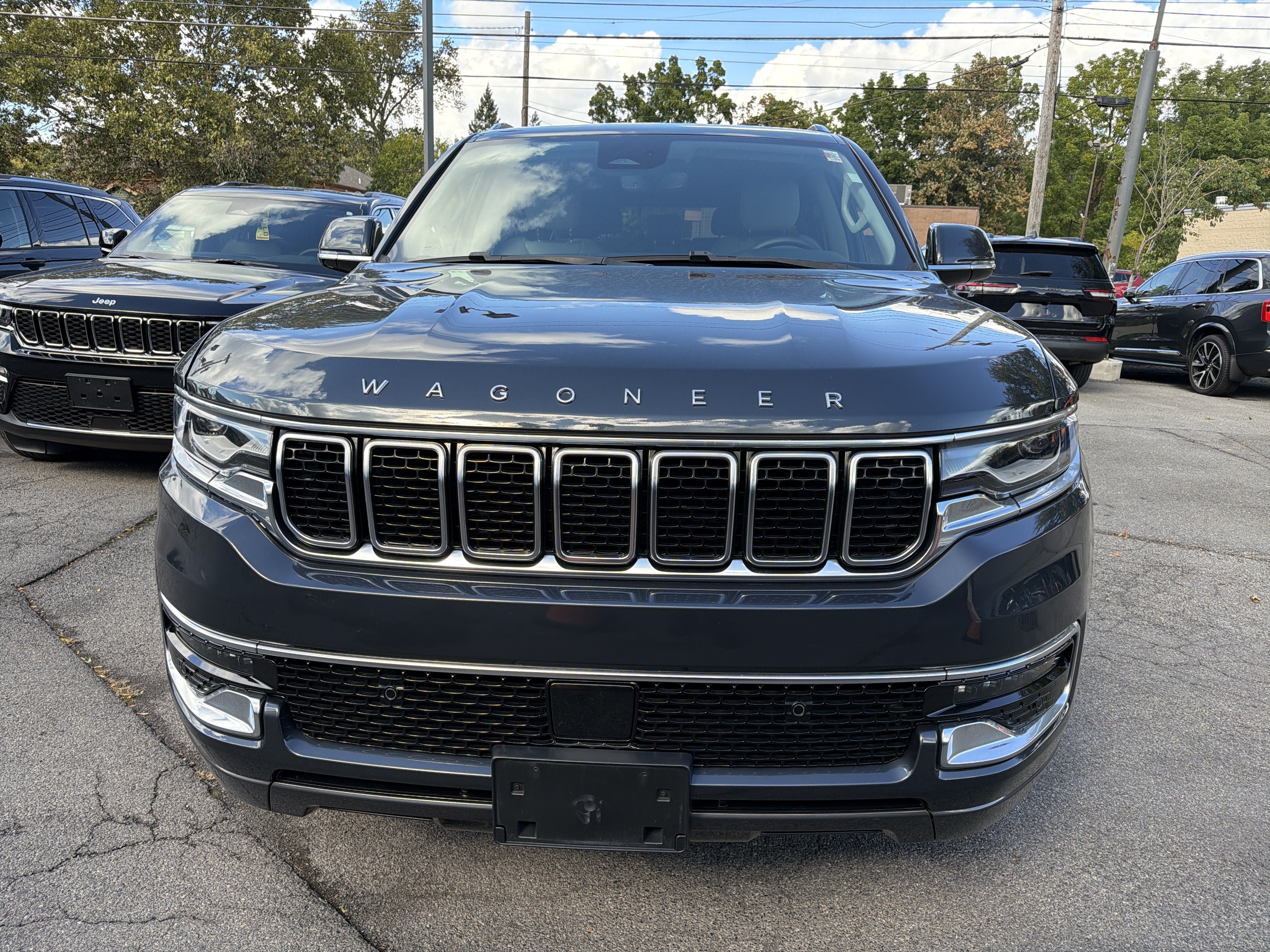 Used 2022 Jeep Wagoneer Series I AWD/4WD image 3