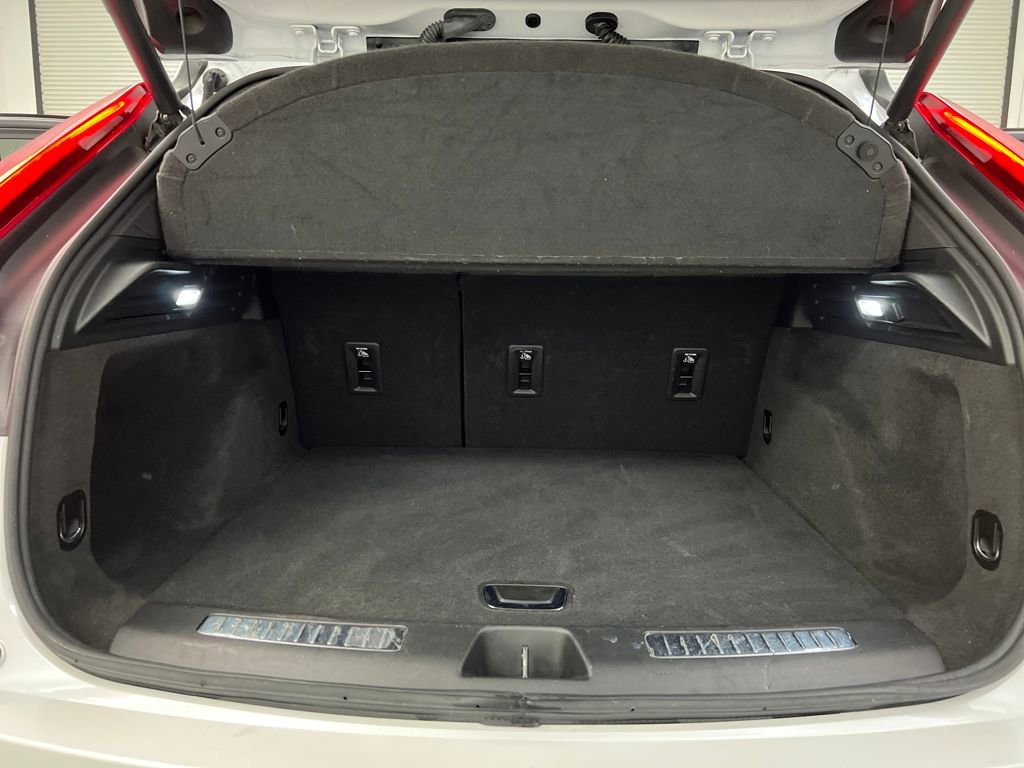 Used 2024 Cadillac XT4 Premium Luxury image 29