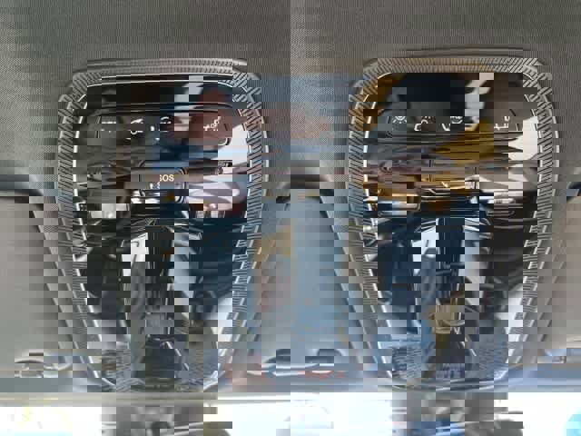 Used 2025 Mercedes-Benz GLC 350e 4MATIC image 31